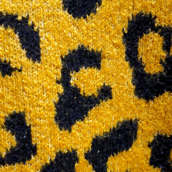 Pink Martini Sweater - Picture 1 of 4